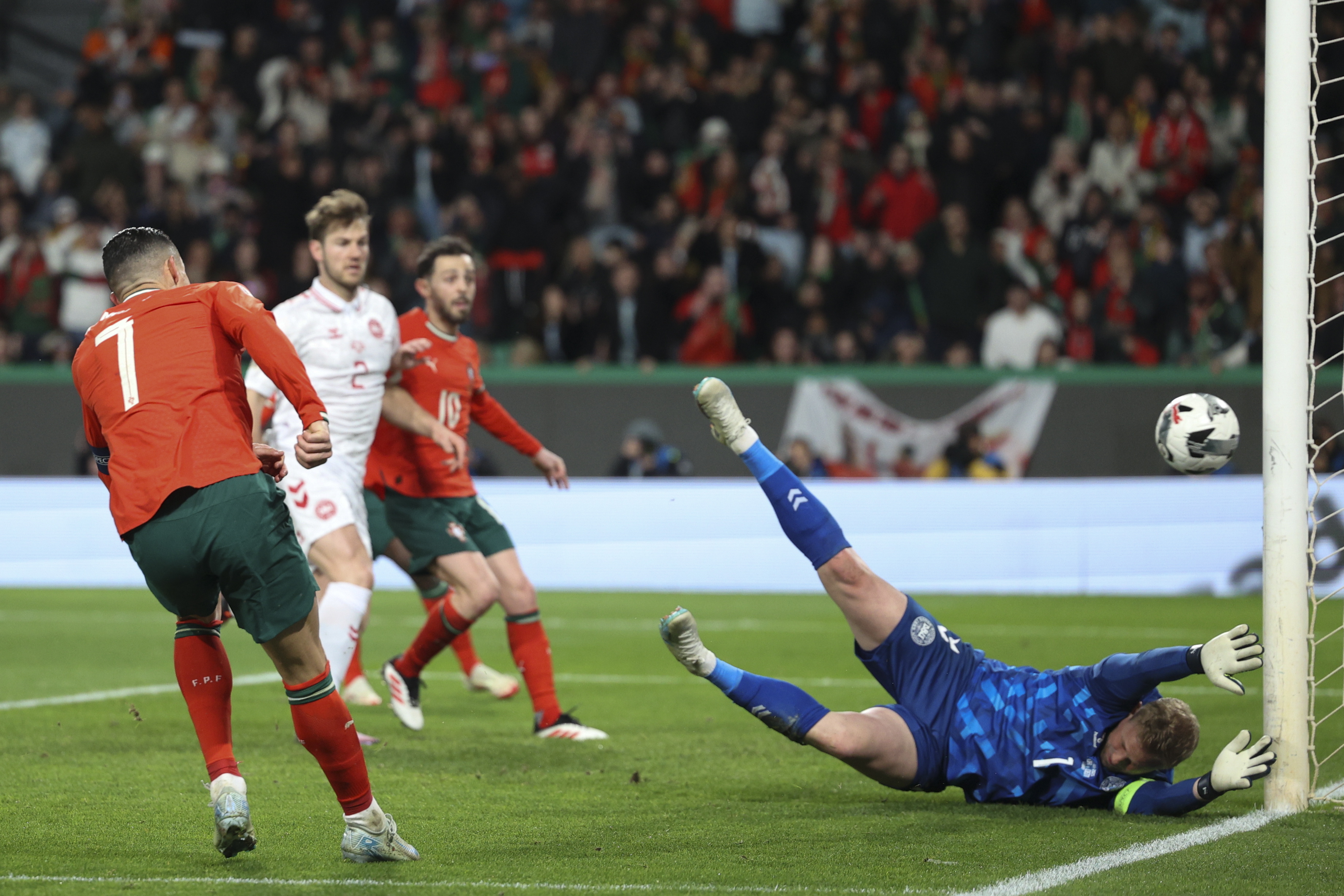 欧国联比赛中新星闪耀，实力强劲