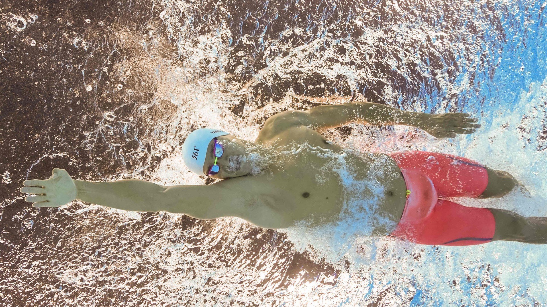 英超争冠焦点战，皇马决胜局如何带走喀麦隆天才？