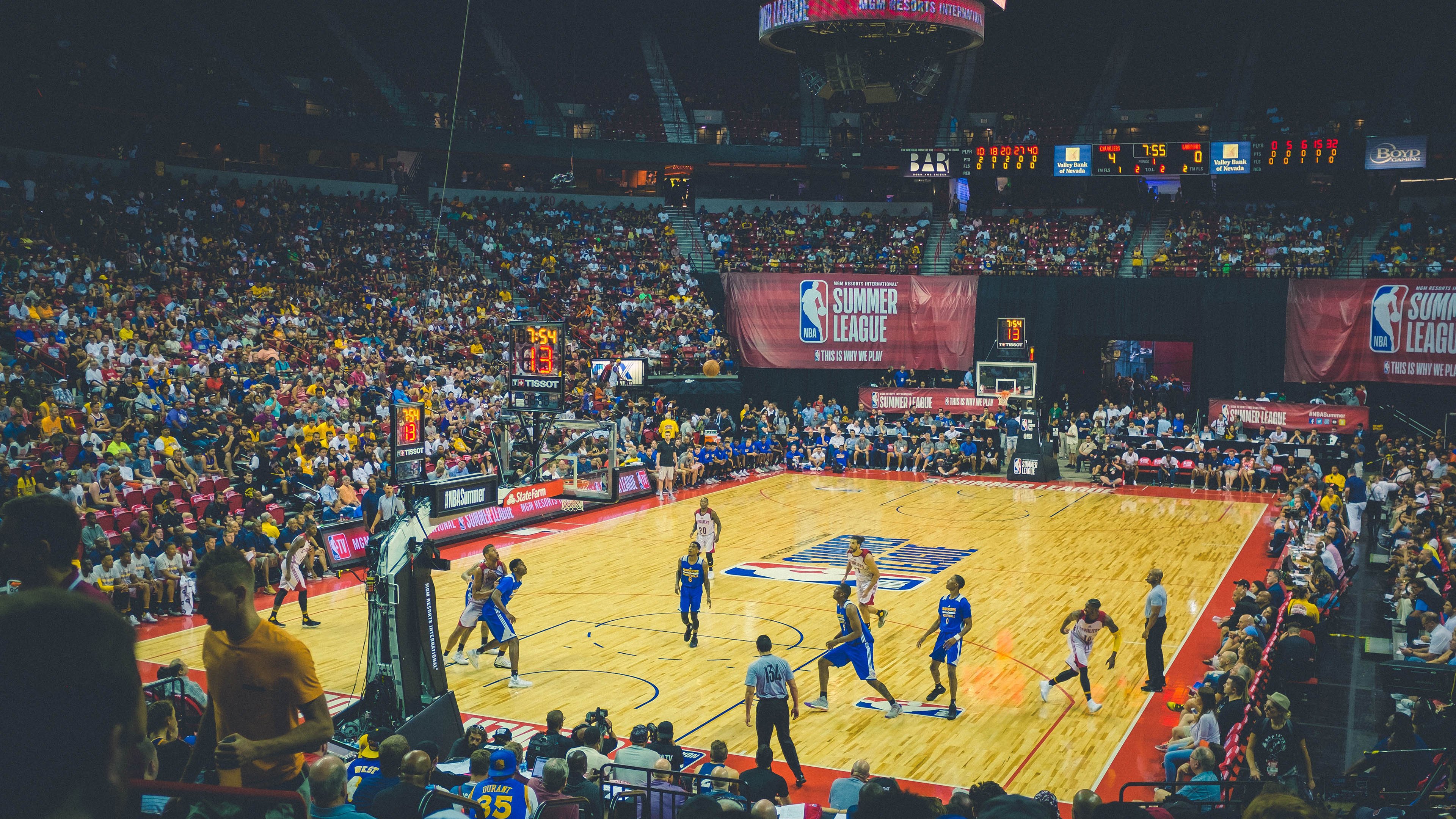 辽宁队防守锁死猛龙，恩比德成为关键先生